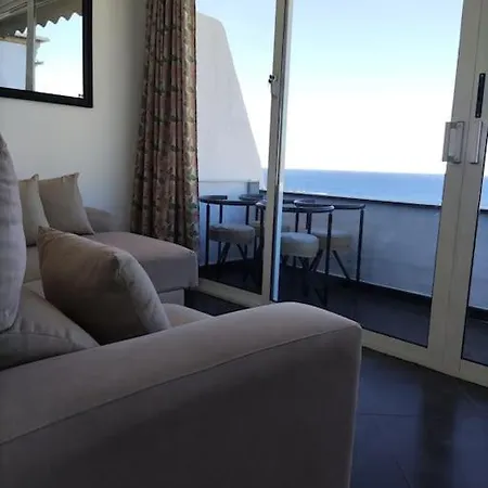 Luxury Sea View Apartment *